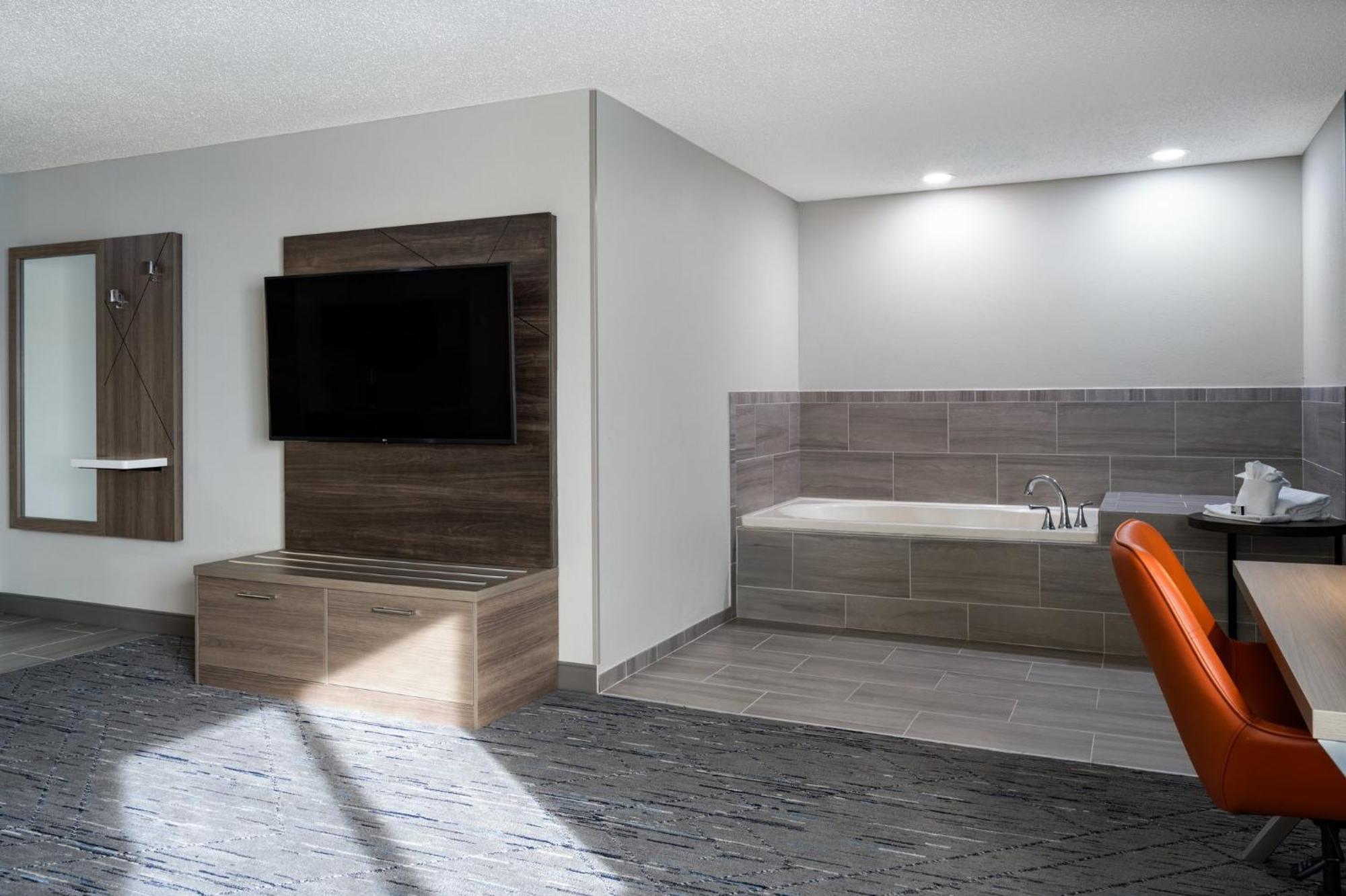 Holiday Inn Express & Suites Midwest City By Ihg Εξωτερικό φωτογραφία